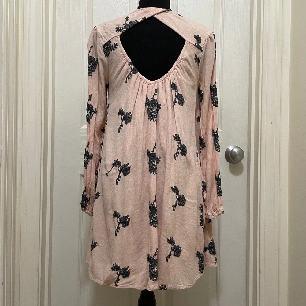 Free People Emma Austin Floral Embroidered Tunic Mini Swing Dress Pink Boho S - Picture 4 of 12